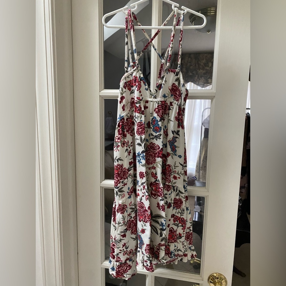 Strappy, flowy mini dress perfect for summer!